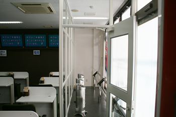 喫煙ルームも併設しております。